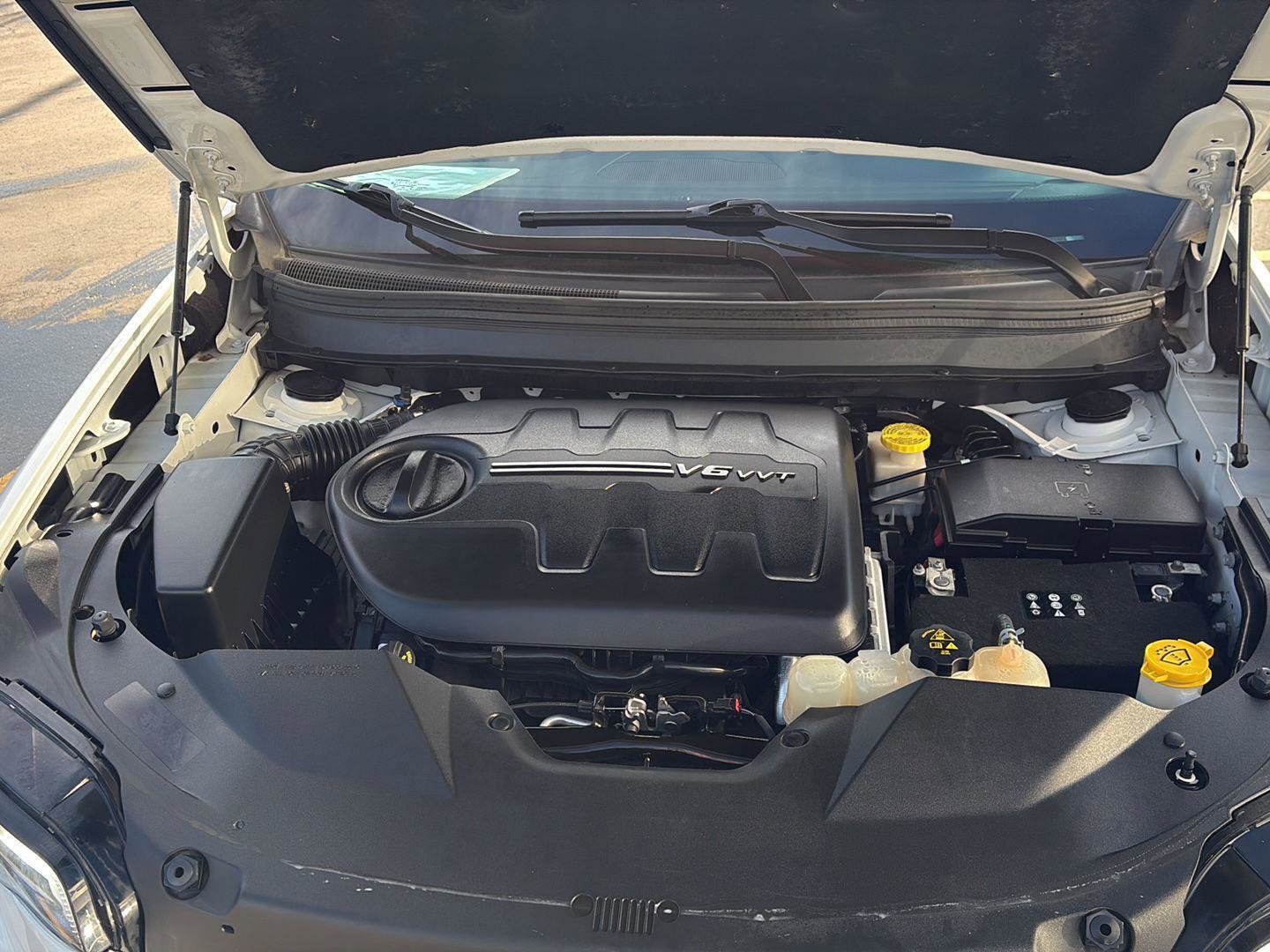 Used 2019 Jeep Cherokee Limited image 25