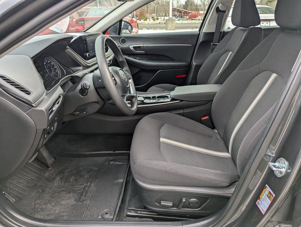 Used 2022 Hyundai Sonata SEL w/ Winter Weather Package image 13