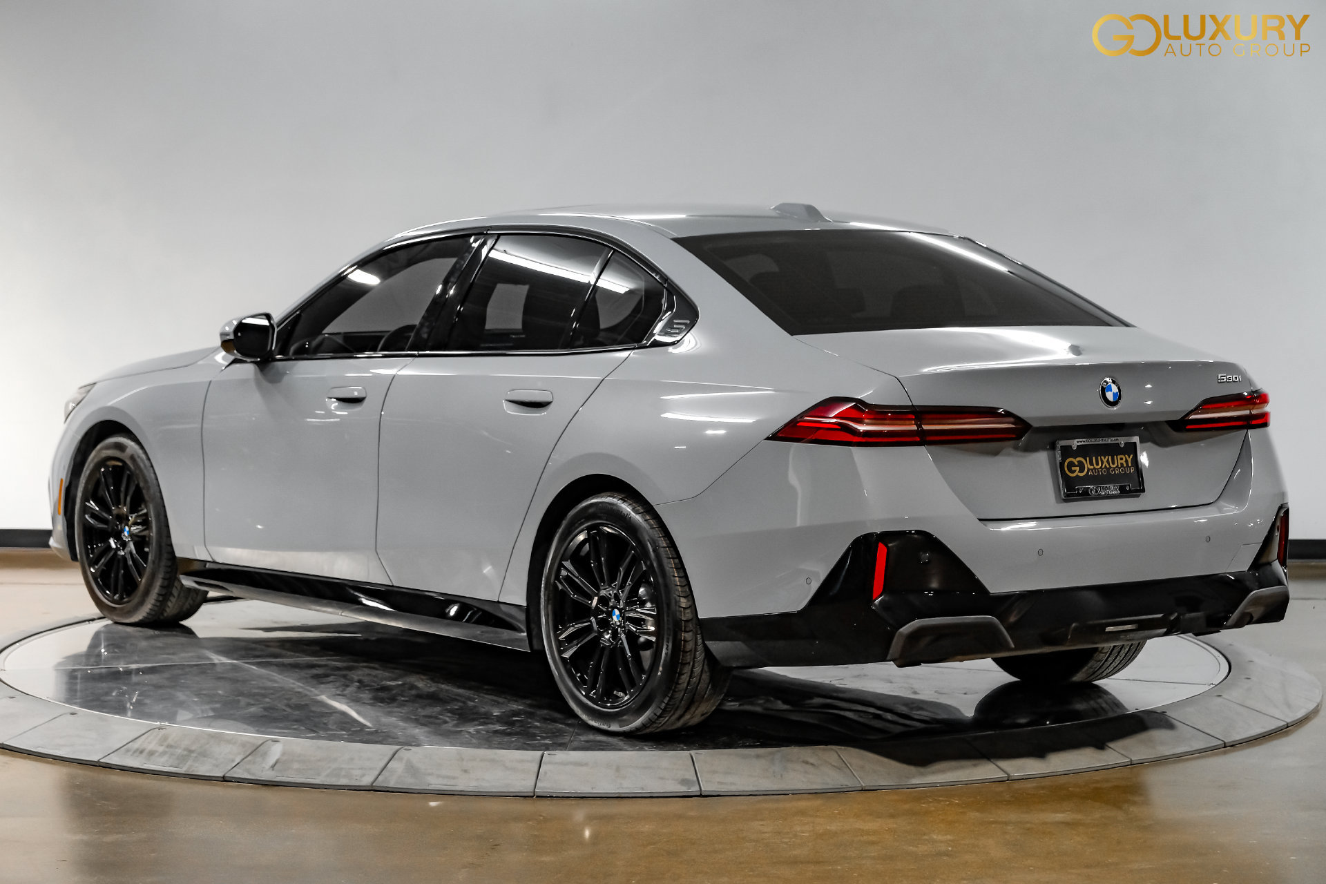 Used 2026 BMW 530i RWD image 12