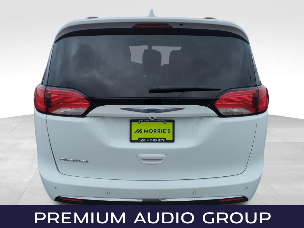 Used 2018 Chrysler Pacifica Touring-L w/ Tire & Wheel Group image 7