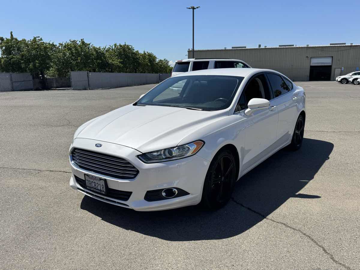 Used 2016 Ford Fusion SE image 5