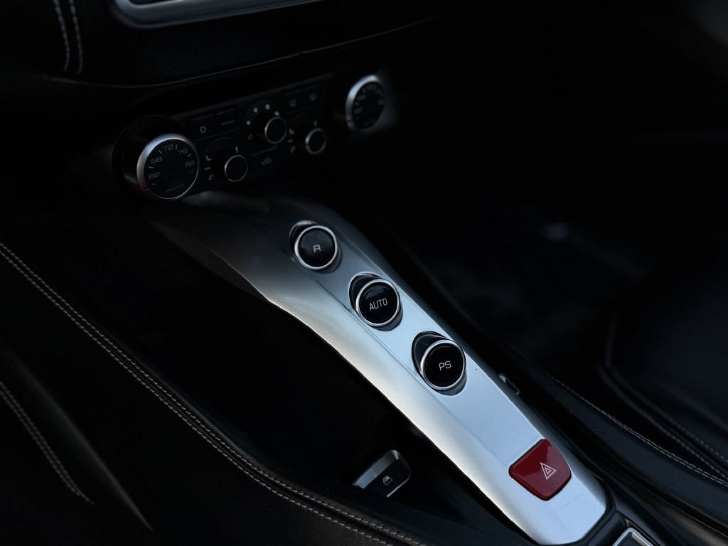 Used 2016 Ferrari California T RWD image 29