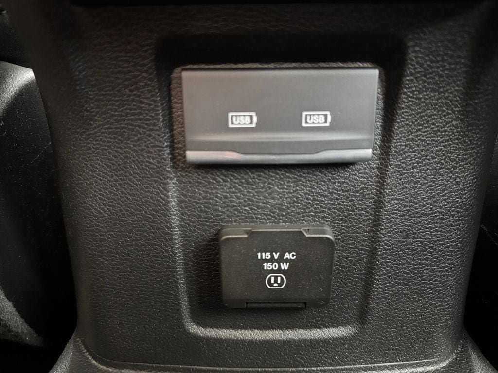 Used 2023 Jeep Wrangler Unlimited Rubicon w/ Cold Weather Group AWD/4WD image 15