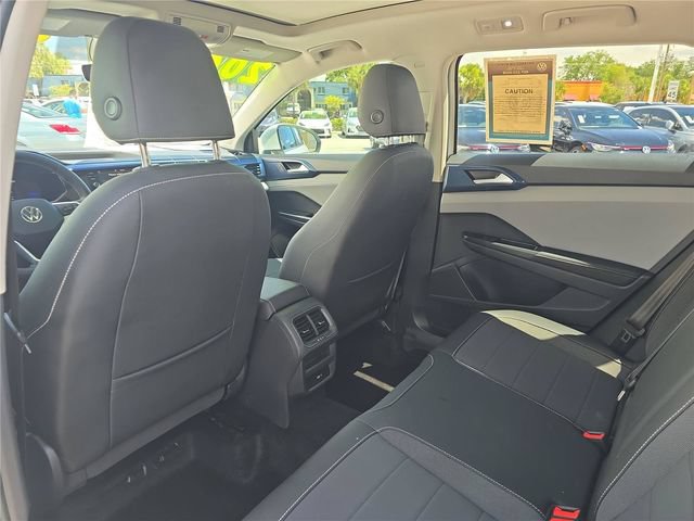 Used 2024 Volkswagen Taos SE FWD image 10