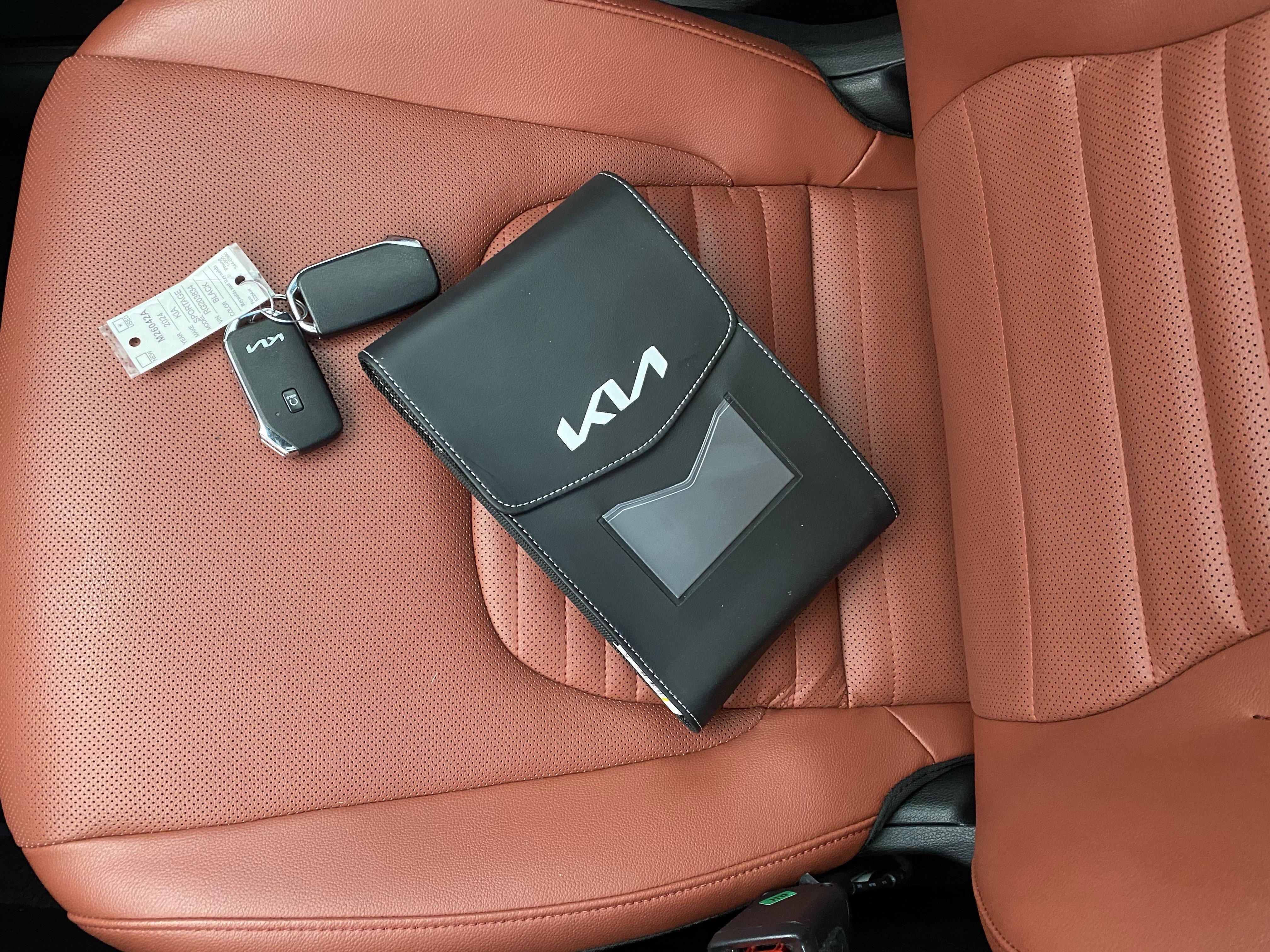 Used 2024 Kia Sportage SX image 9