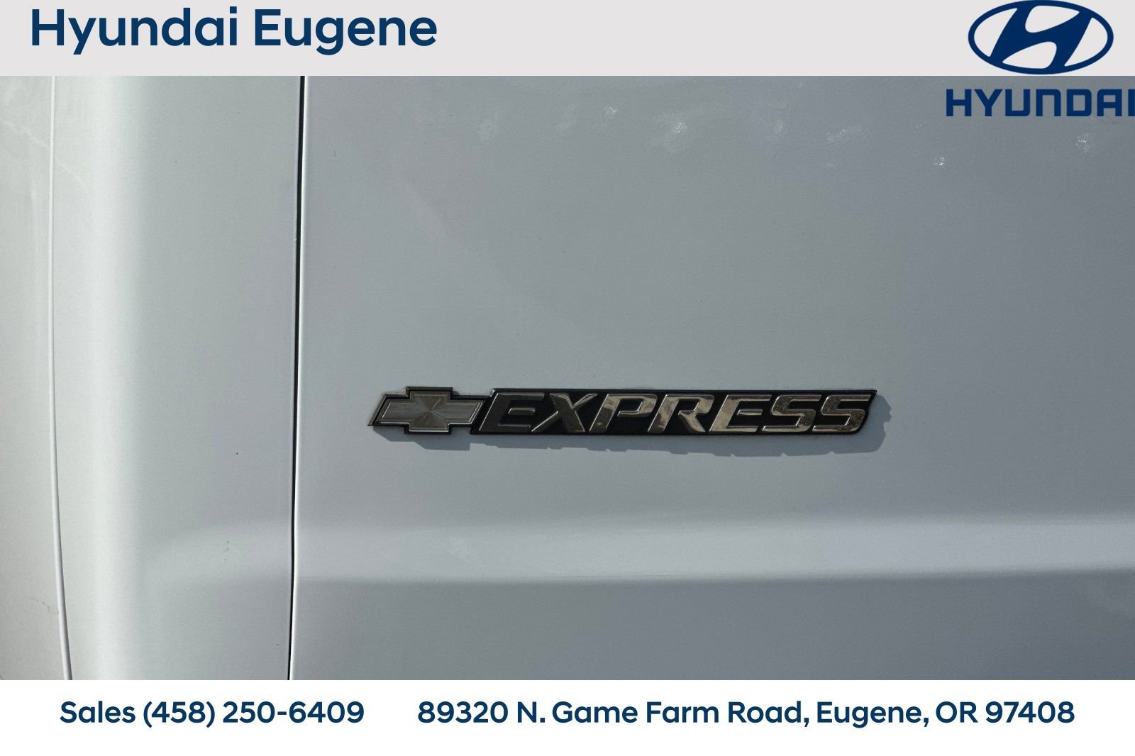 Used 2018 Chevrolet Express 3500 Extended w/ Driver Convenience Package RWD image 34