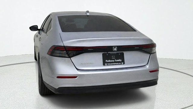 Used 2023 Honda Accord EX image 4