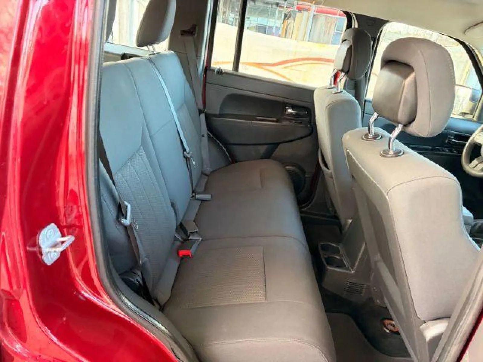 Used 2012 Jeep Liberty Sport w/ Driver Convenience Group image 23