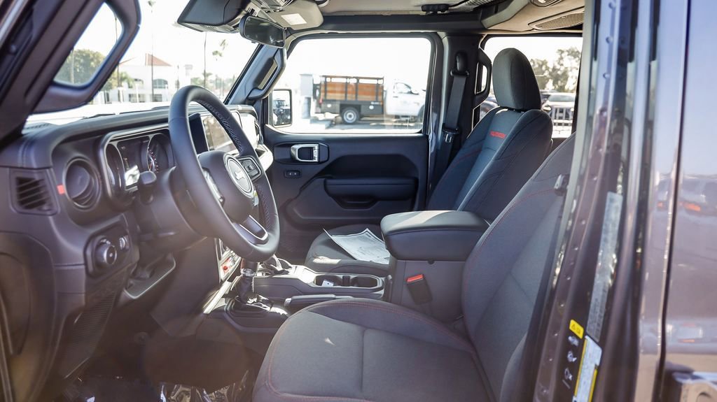 New 2025 Jeep Wrangler Unlimited Rubicon image 19