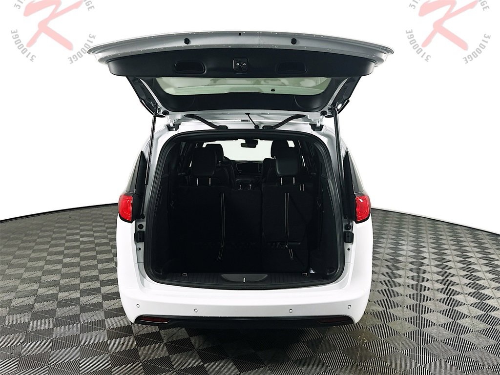 New 2026 Chrysler Voyager LX image 16