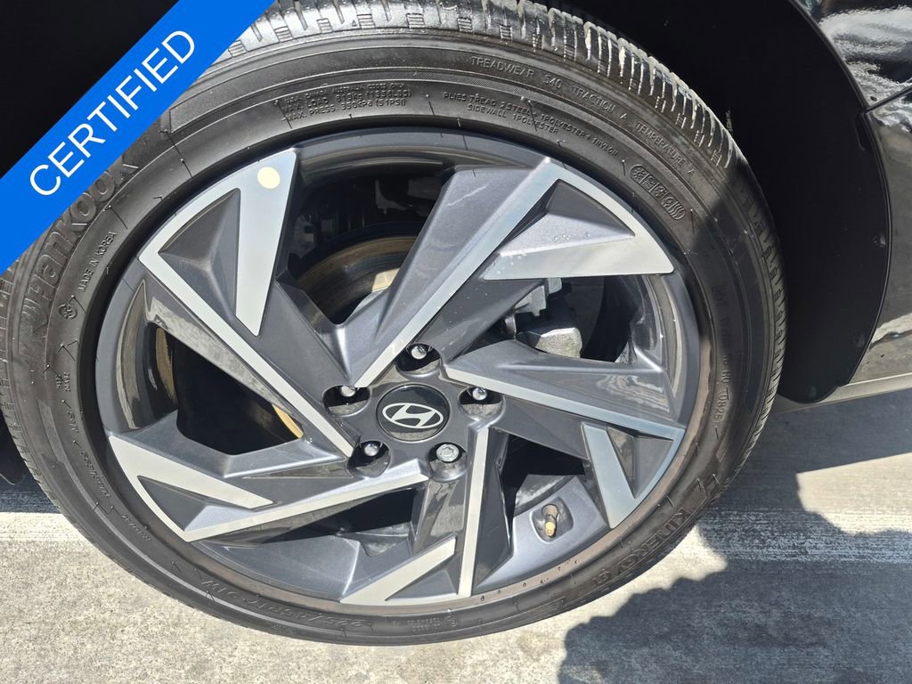 Used 2025 Hyundai Elantra SEL image 8