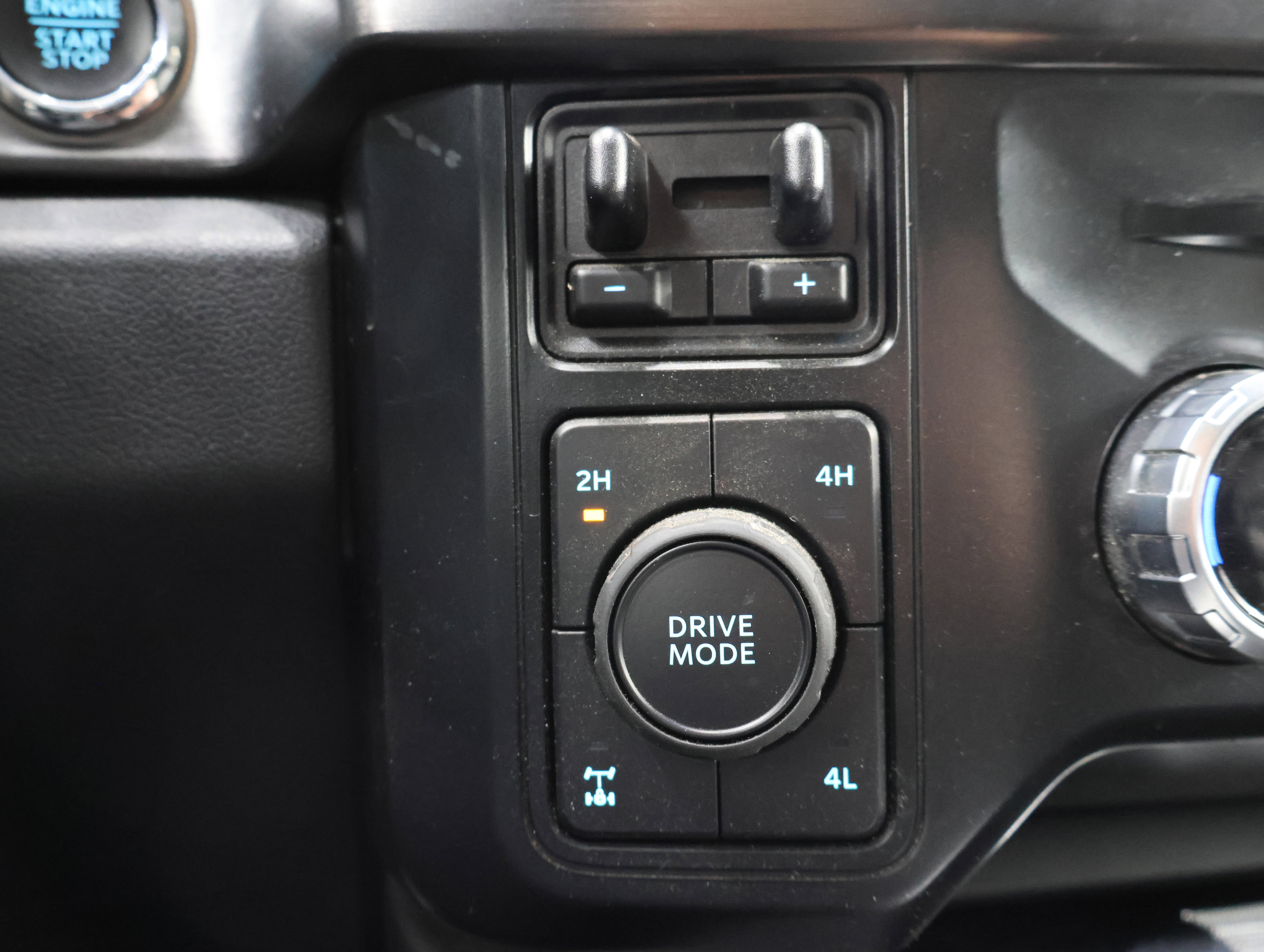 Used 2023 Ford F350 Lariat w/ Chrome Package AWD/4WD image 44