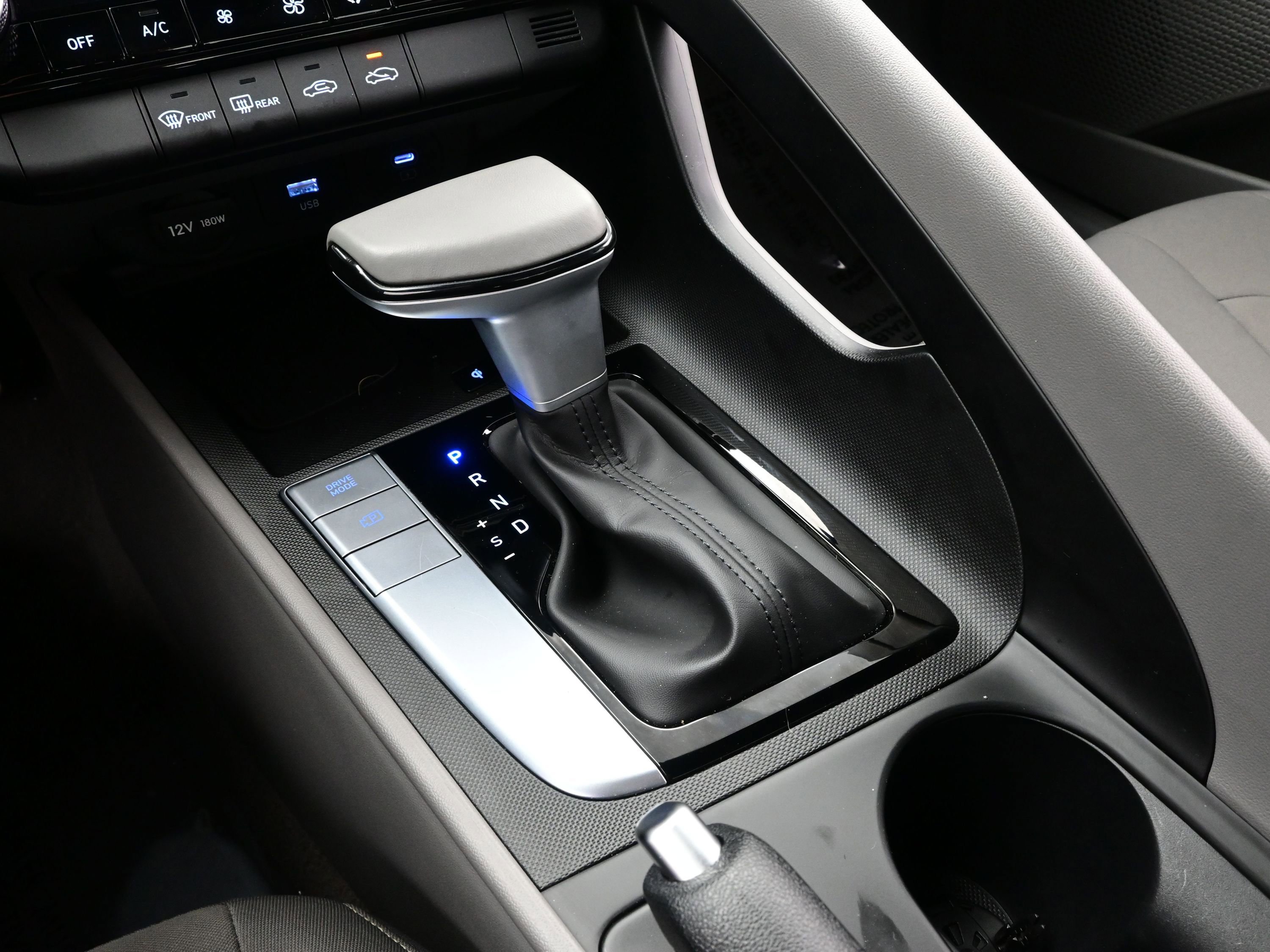 Certified 2025 Hyundai Elantra Sport image 20