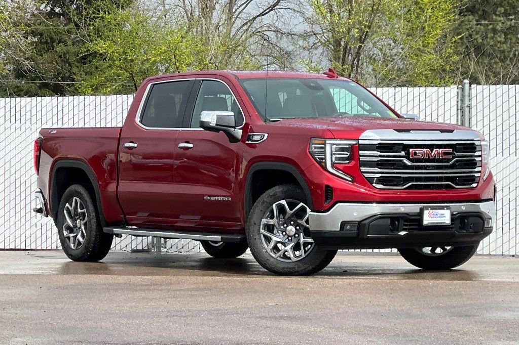 New 2026 GMC Sierra 1500 SLT image 2