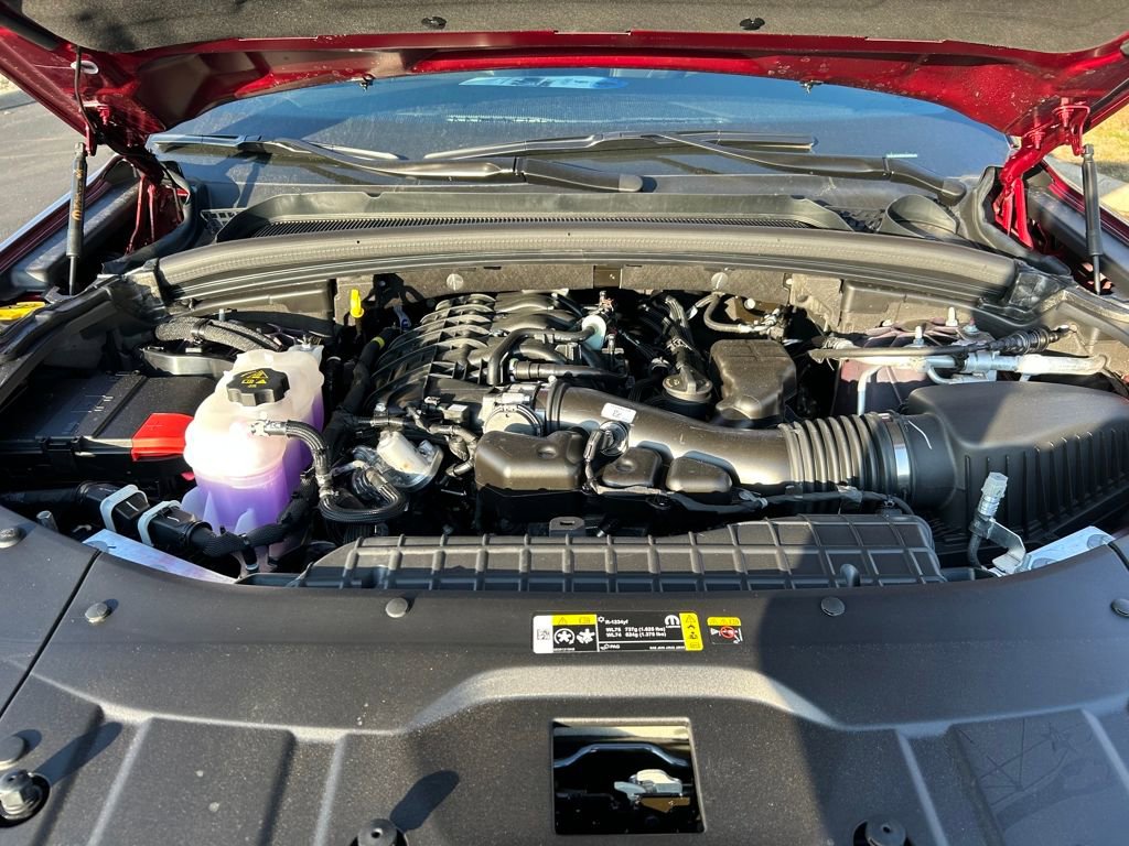 New 2025 Jeep Grand Cherokee L Altitude image 27