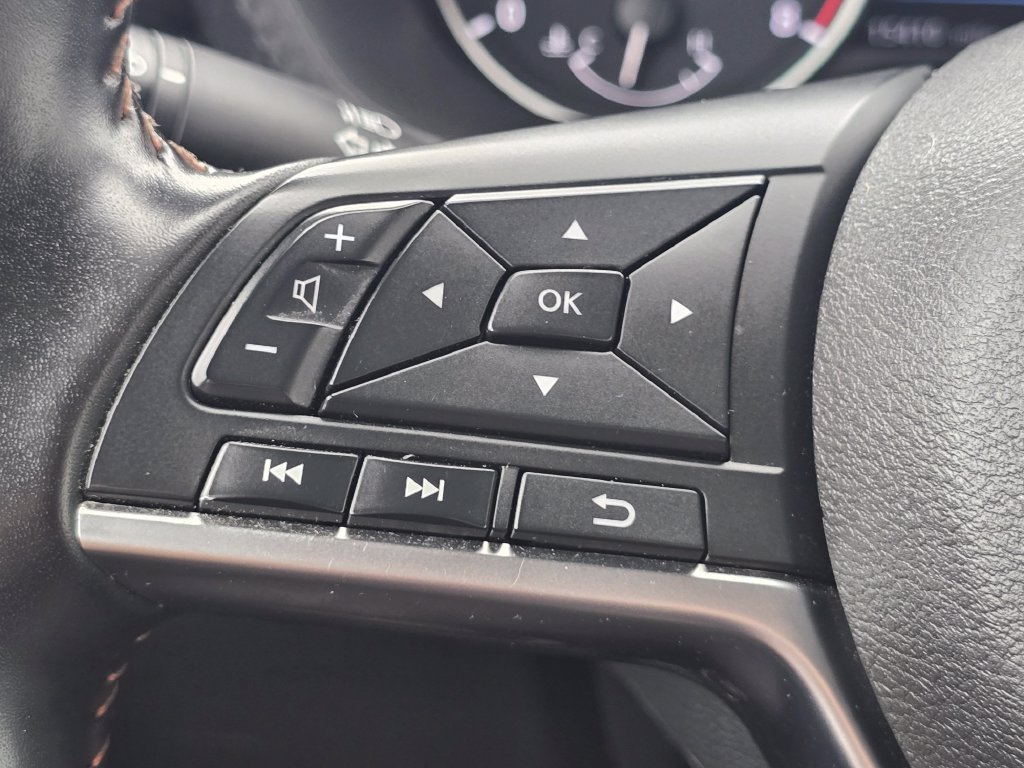 Used 2025 Nissan Sentra SR FWD image 30