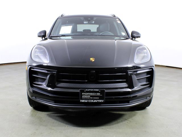 Certified 2024 Porsche Macan image 10