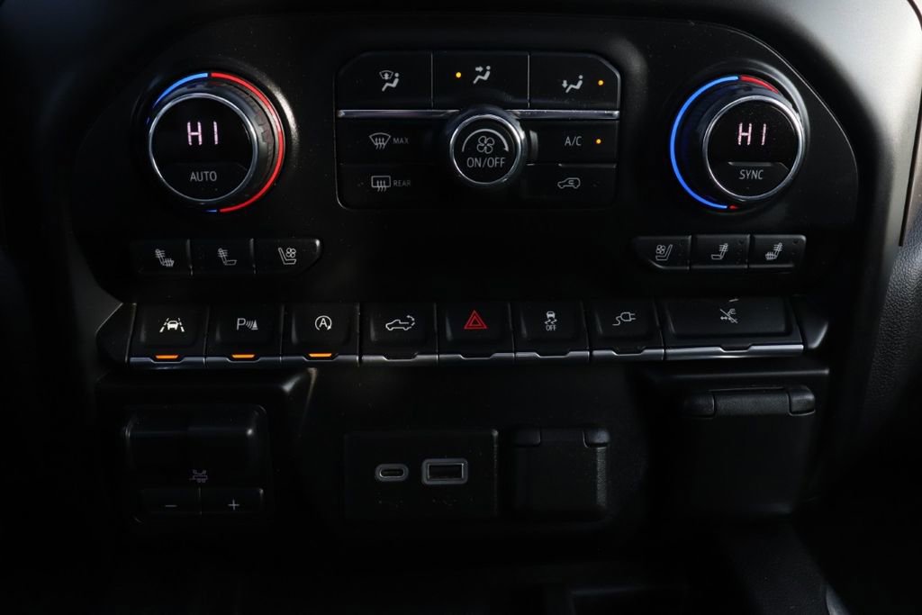 Used 2020 Chevrolet Silverado 1500 High Country w/ Technology Package image 31