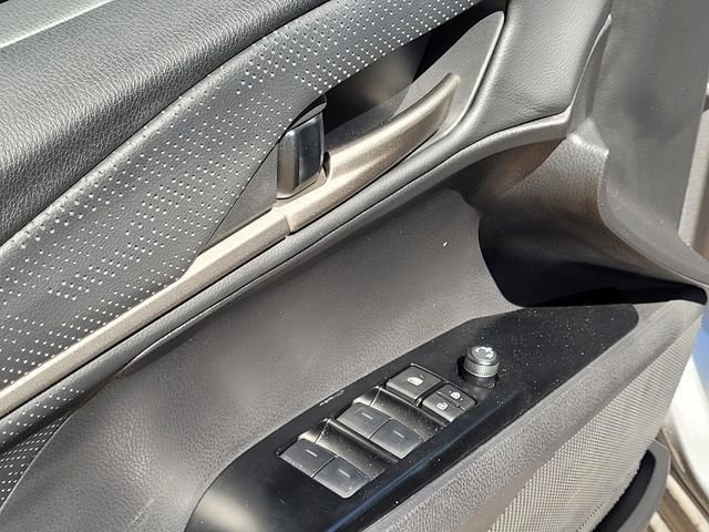 Used 2025 Toyota Camry XSE FWD image 32