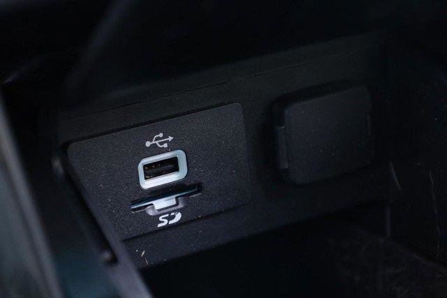Used 2016 Ford Explorer XLT w/ Equipment Group 201A FWD image 16