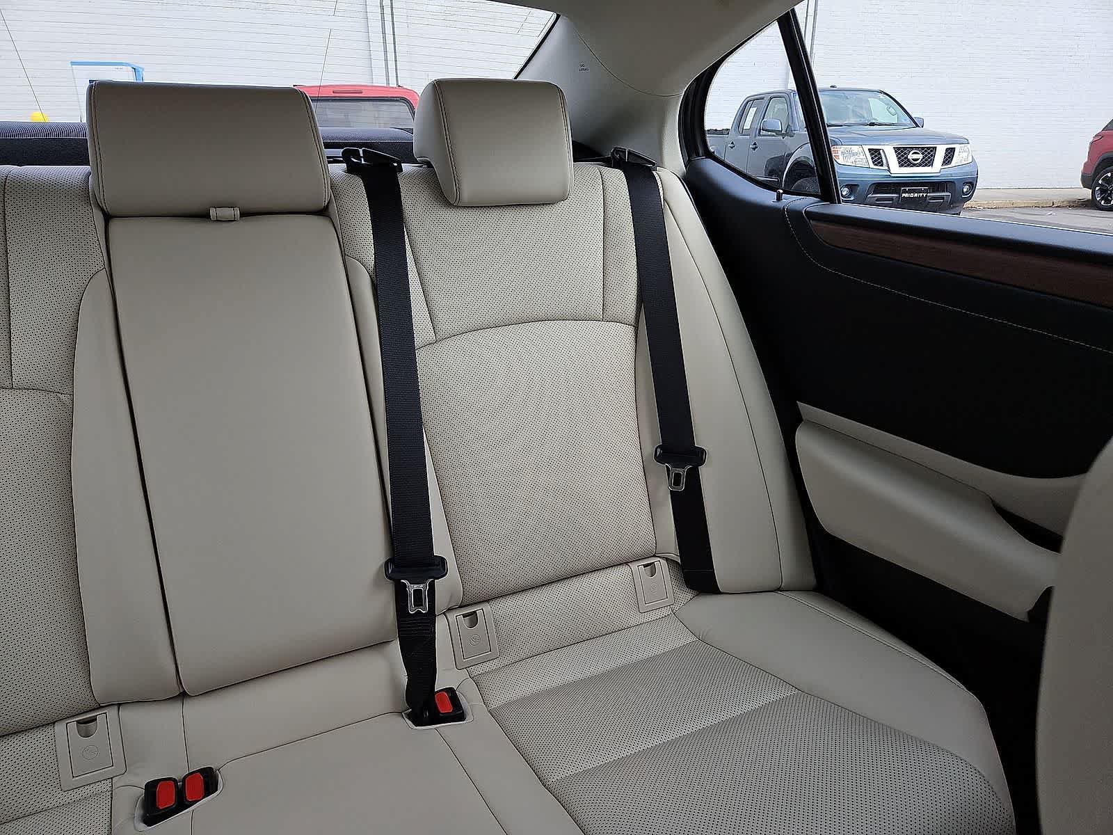Used 2025 Lexus ES 300h w/ Premium Package FWD image 15