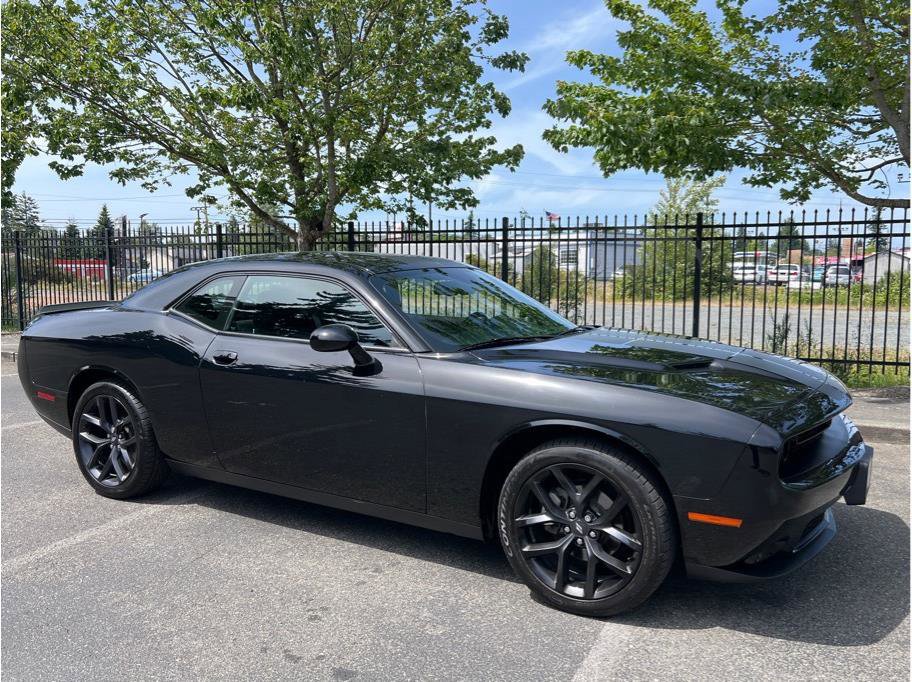 Used 2021 Dodge Challenger SXT w/ Blacktop Package image 3