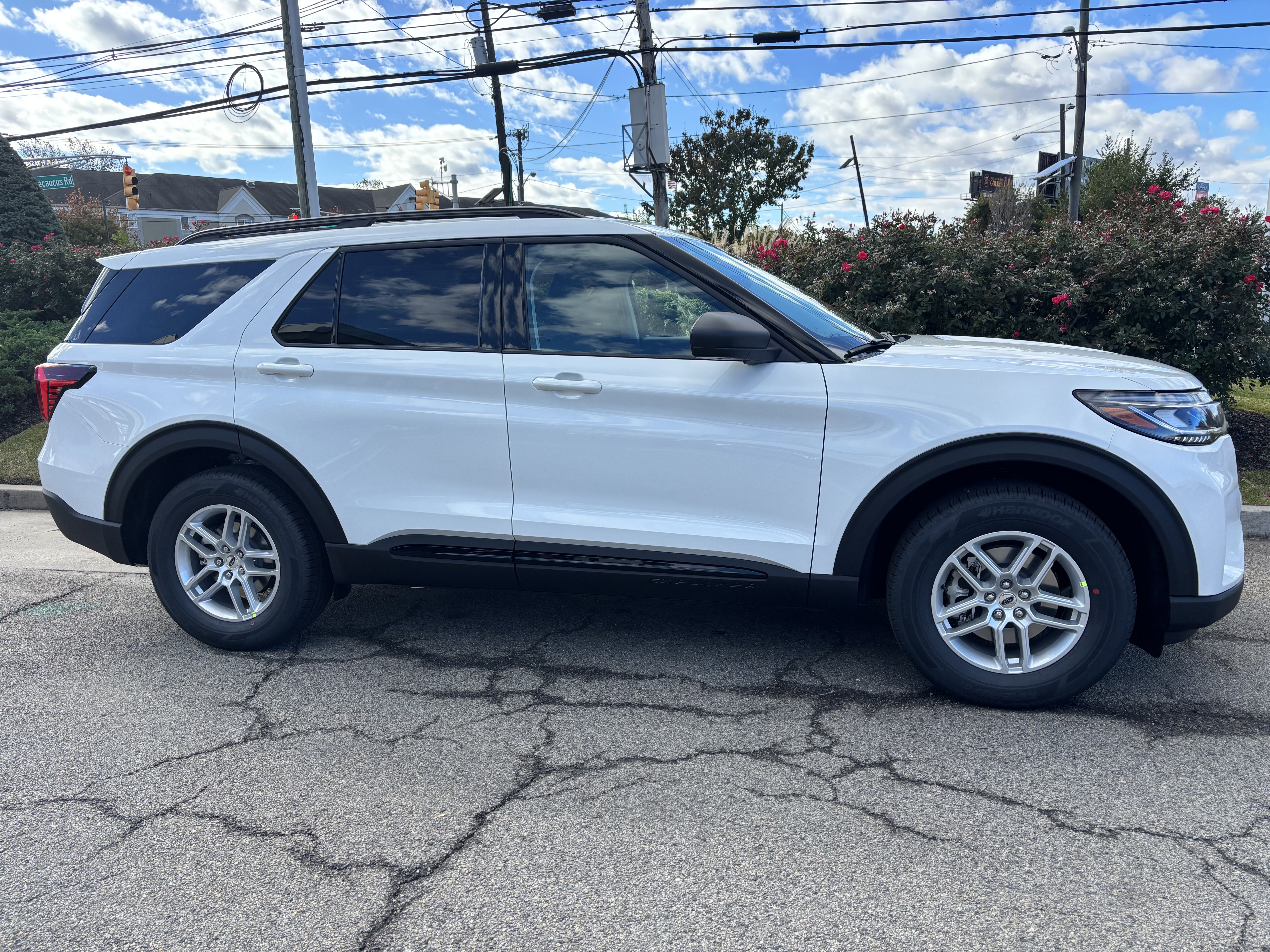 New 2026 Ford Explorer Active image 4