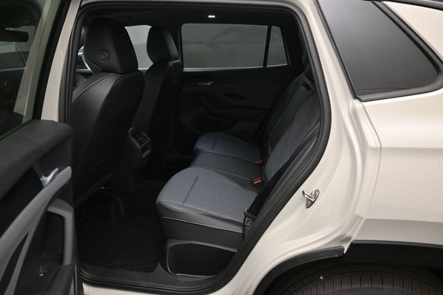 New 2026 Volkswagen Tiguan SE R-Line AWD/4WD image 11