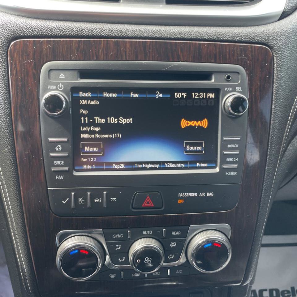 Used 2016 Chevrolet Traverse LT image 17