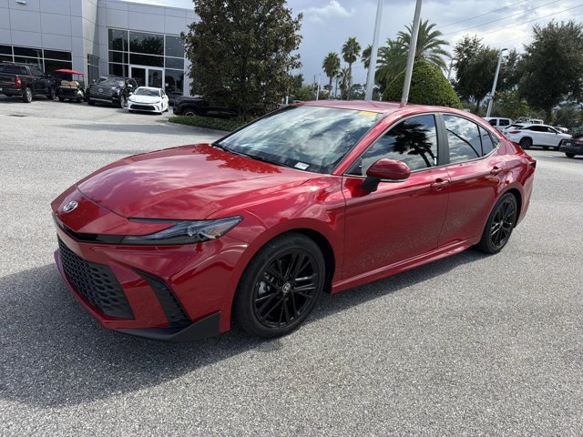 Used 2026 Toyota Camry SE FWD image 5