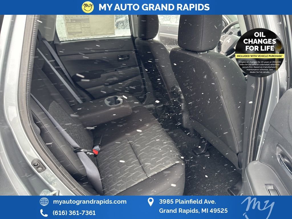Used 2025 Mitsubishi Outlander Sport ES image 13