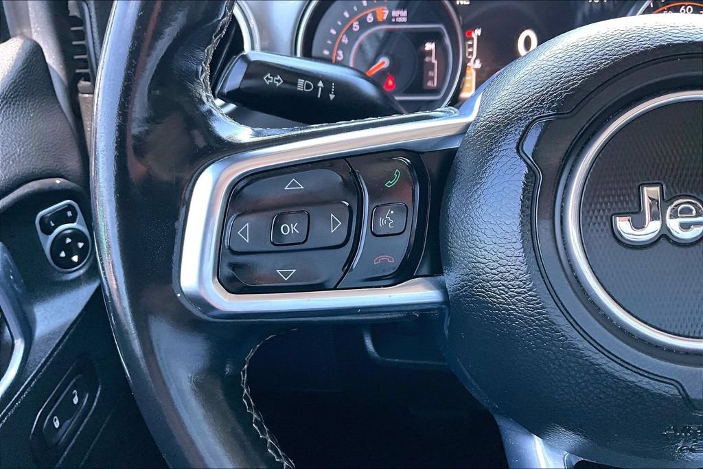 Used 2018 Jeep Wrangler Unlimited Sahara AWD/4WD image 11