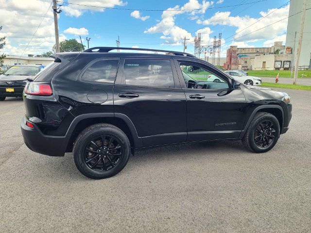 Used 2023 Jeep Cherokee Altitude Lux AWD/4WD image 6