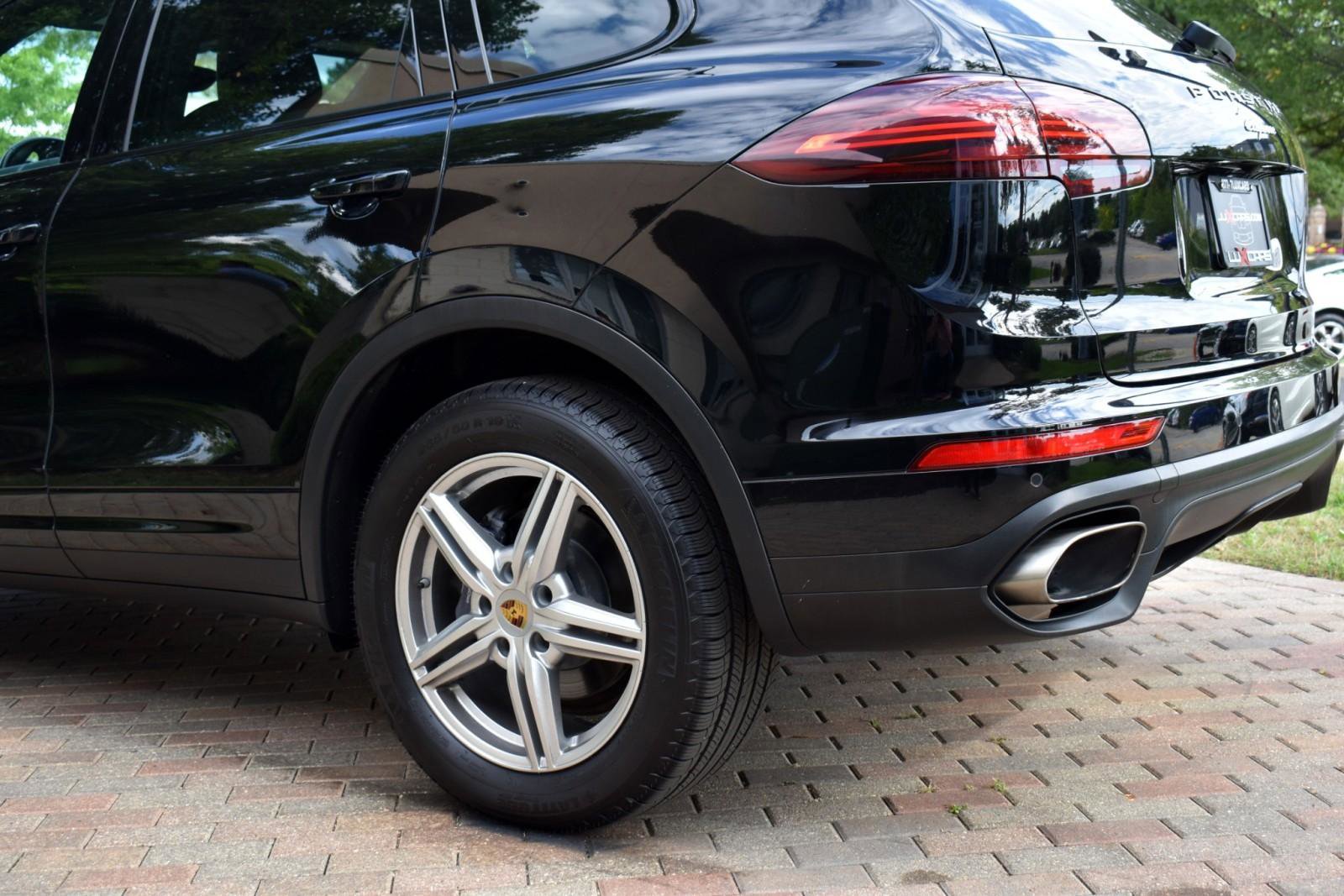 Used 2016 Porsche Cayenne image 9