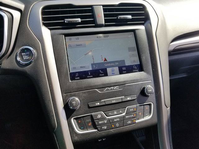 Used 2019 Ford Fusion SEL FWD image 19