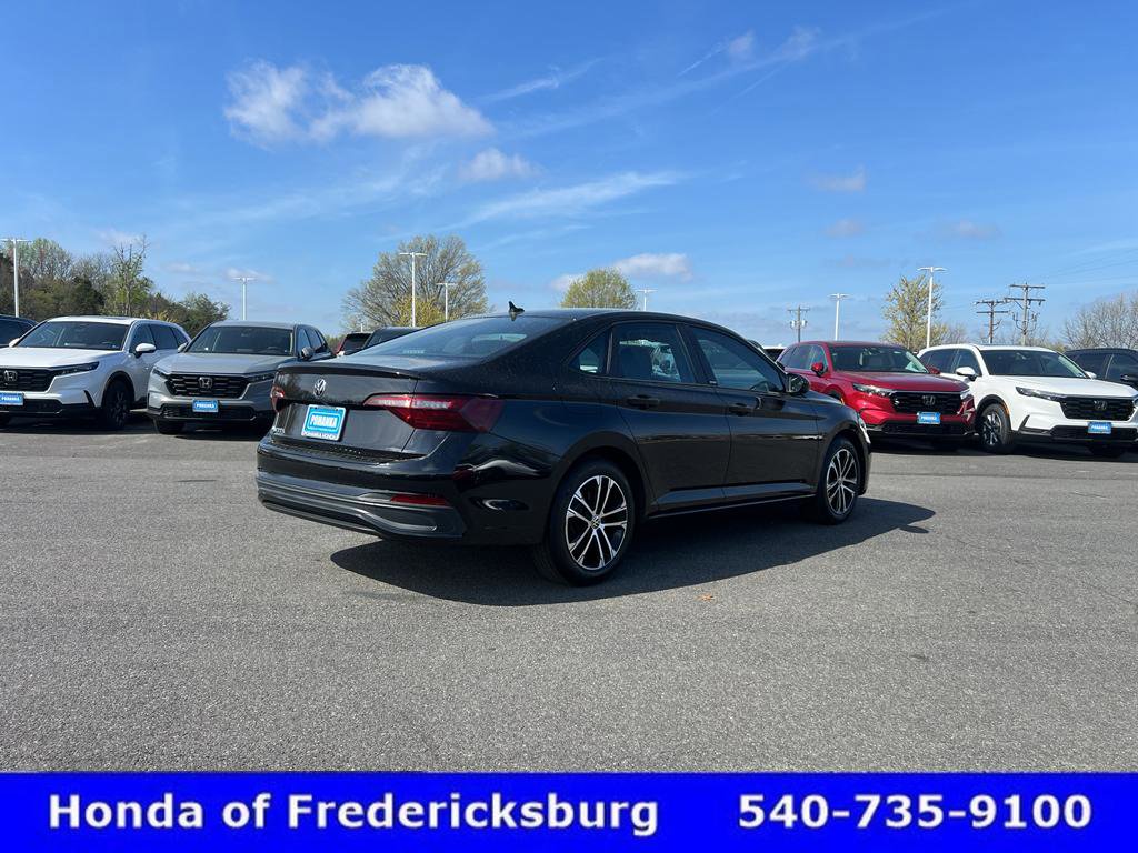 Used 2024 Volkswagen Jetta Sport image 8