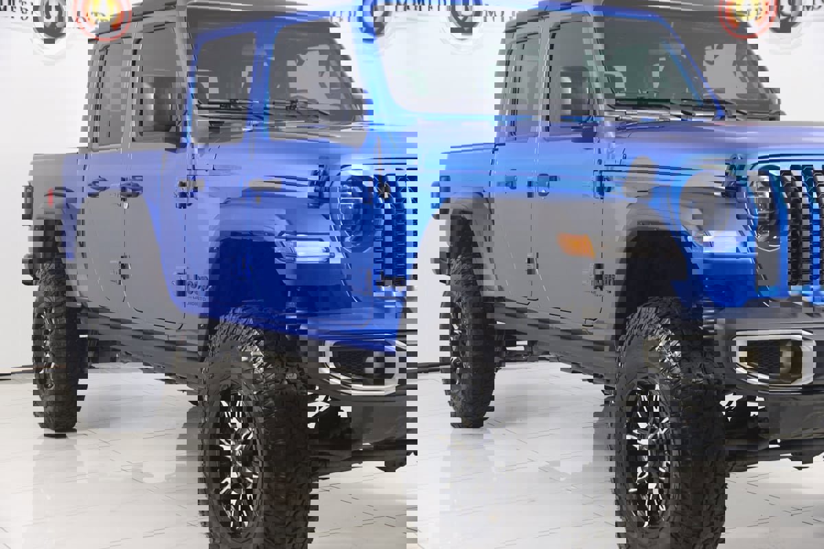 Used 2023 Jeep Gladiator Sport w/ Trailer Tow Package image 40