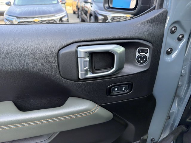 Used 2024 Jeep Gladiator Mojave AWD/4WD image 15