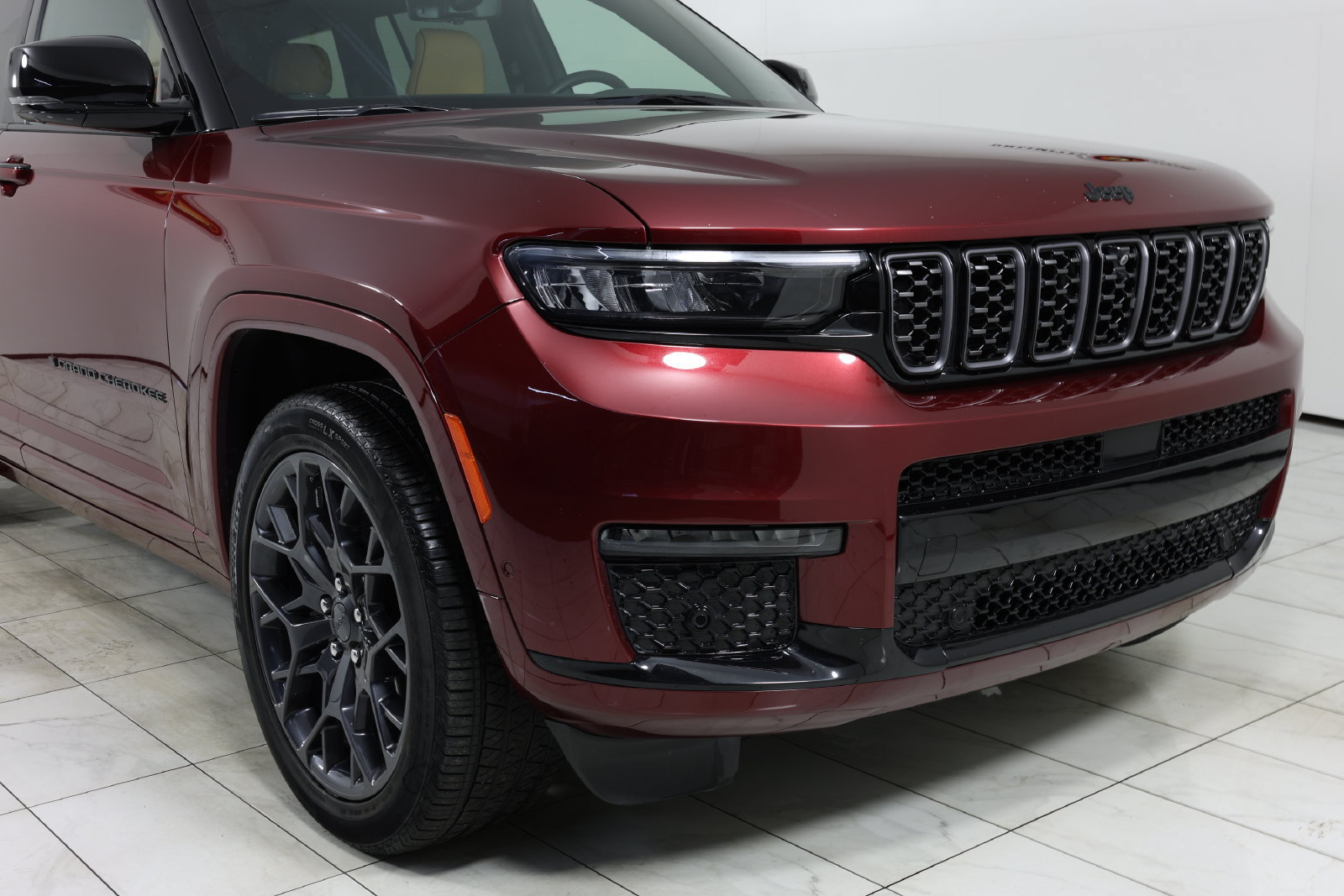 Used 2025 Jeep Grand Cherokee L Summit AWD/4WD image 40