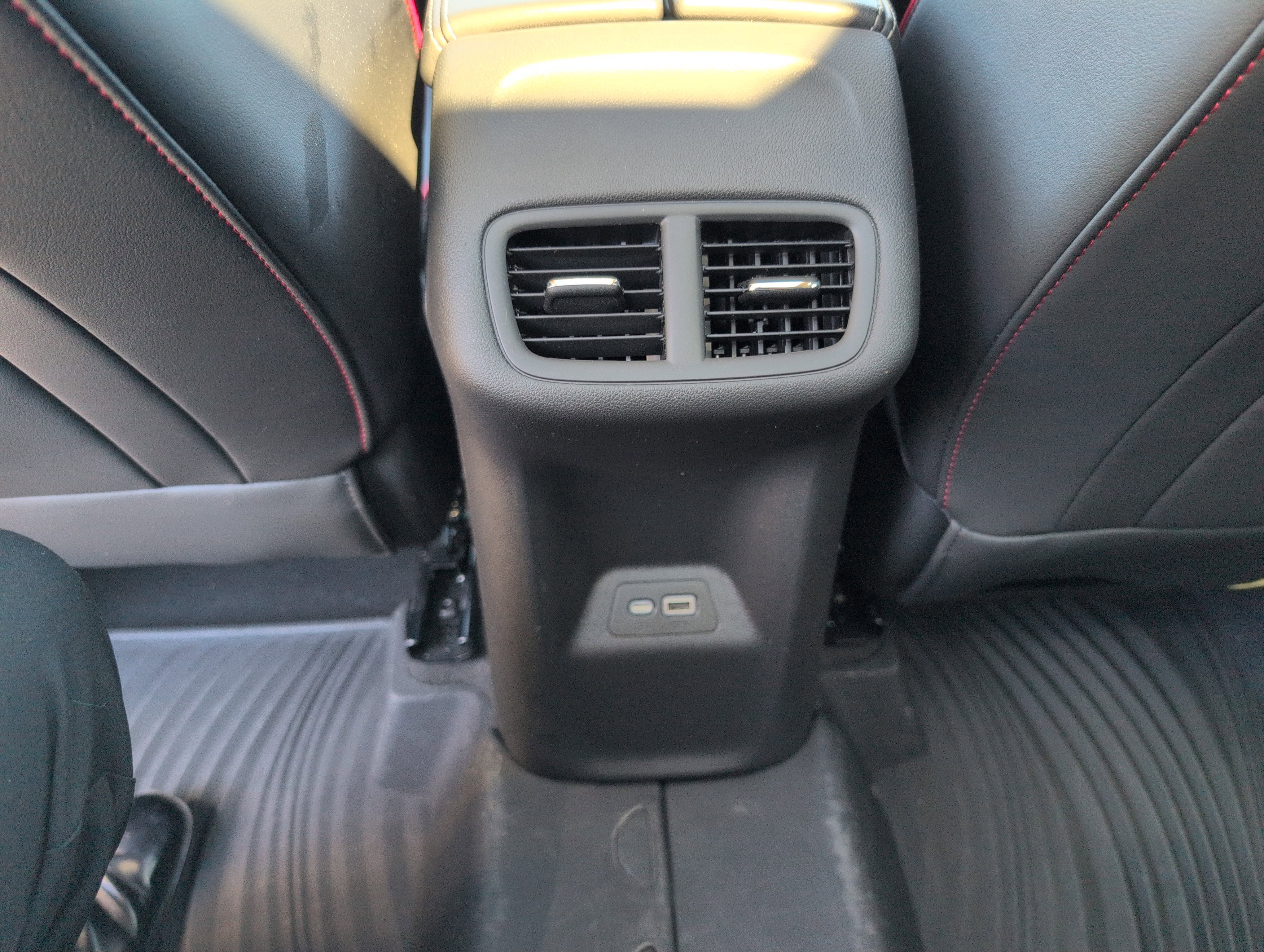 Used 2023 Buick Envision Essence w/ Sport Touring Package image 31