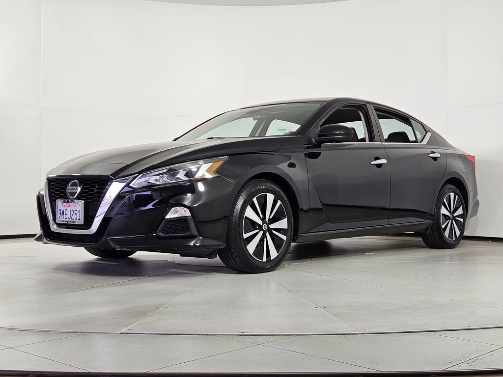 Used 2021 Nissan Altima 2.5 SV image 2