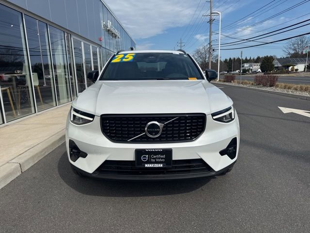 Certified 2025 Volvo XC40 B5 Plus image 7