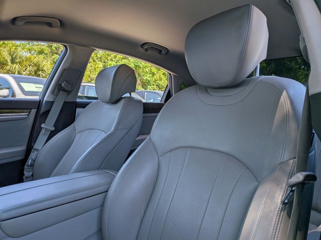 Used 2018 Genesis G80 3.8 RWD image 10