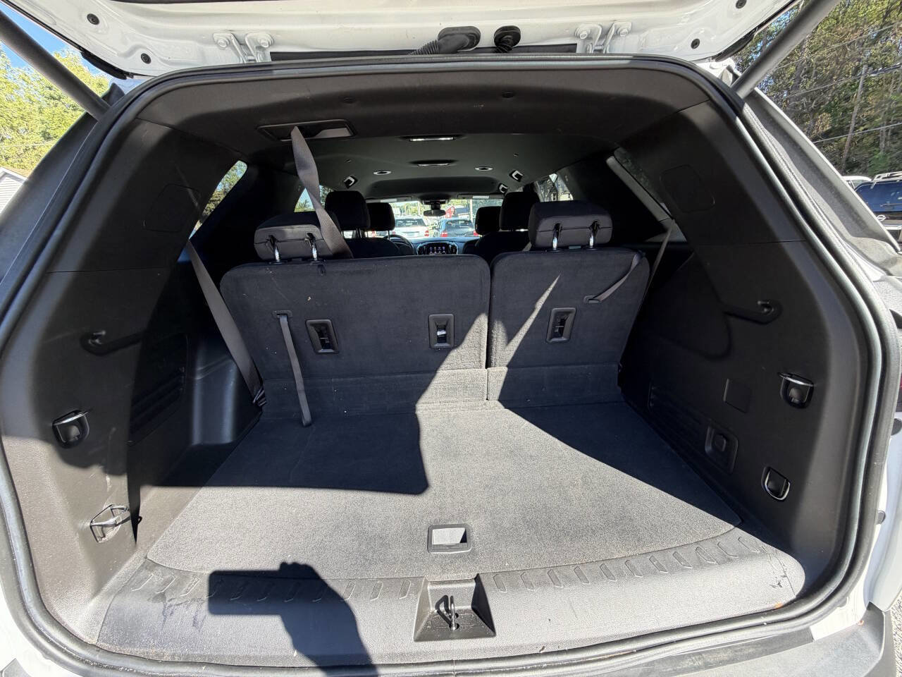 Used 2023 Chevrolet Traverse LT image 4