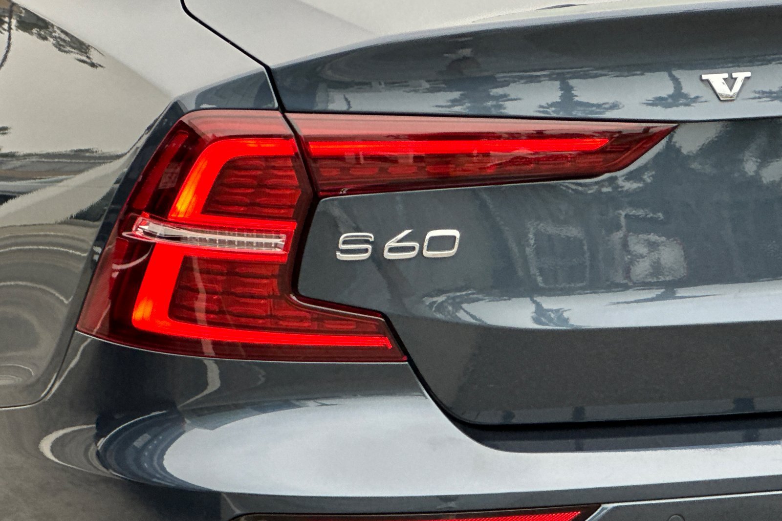 Certified 2025 Volvo S60 B5 Core FWD image 32