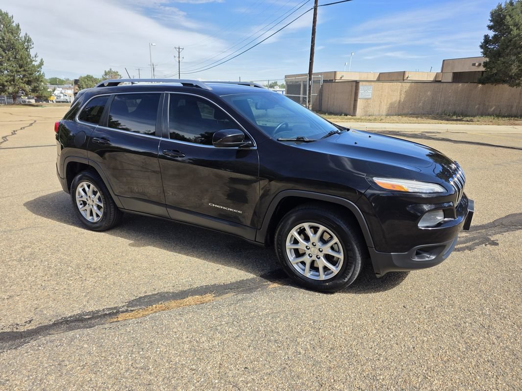 Used 2014 Jeep Cherokee Latitude w/ Cold Weather Group AWD/4WD image 10