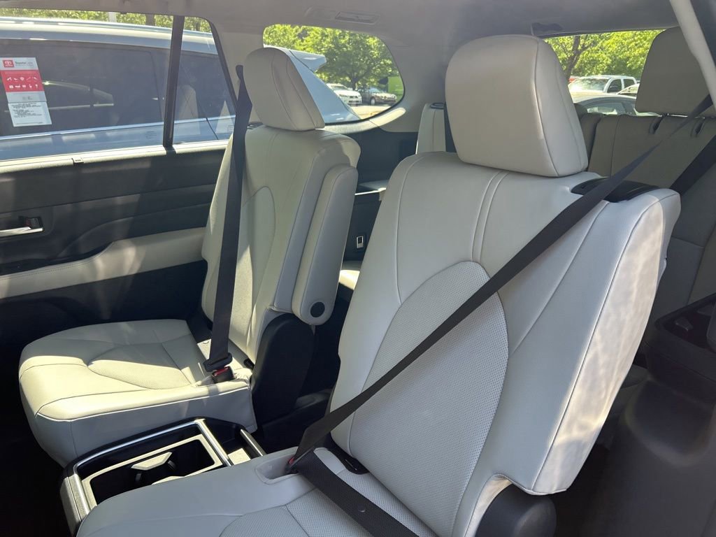 New 2026 Toyota Grand Highlander XLE FWD image 9