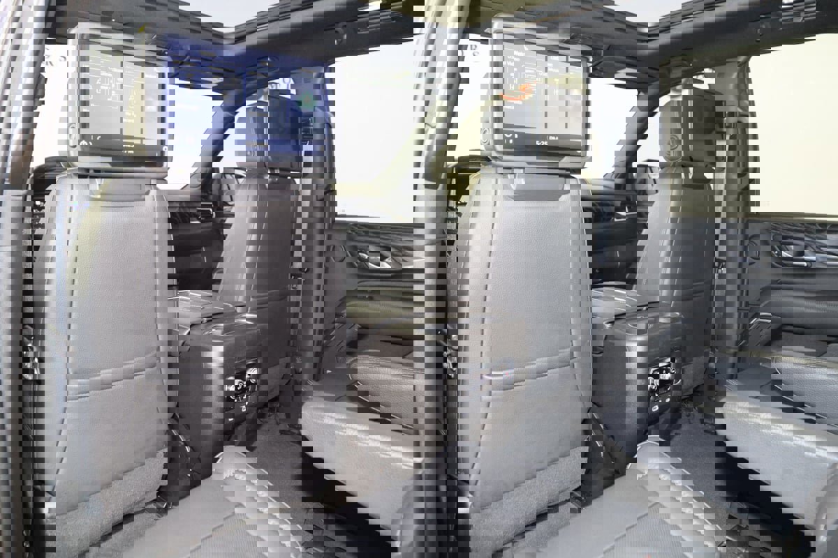 Used 2021 GMC Yukon Denali w/ Denali Premium Package image 51