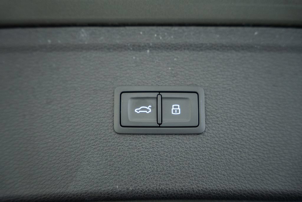 Used 2023 Audi Q5 2.0T Prestige w/ Prestige Package AWD/4WD image 9