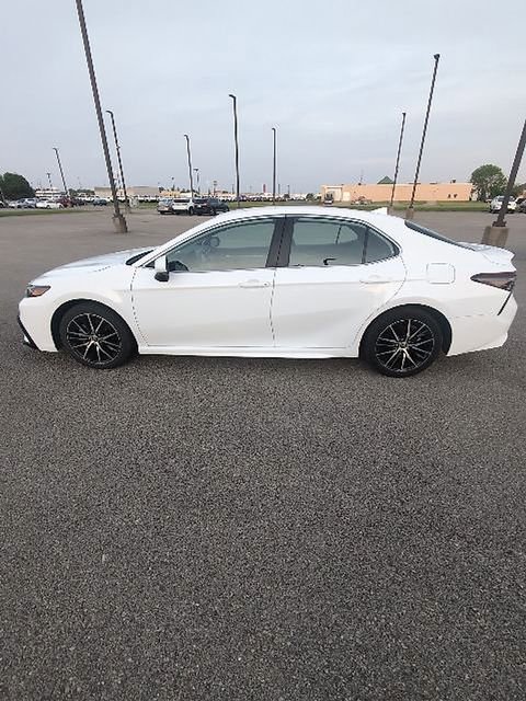 Certified 2024 Toyota Camry SE FWD image 9